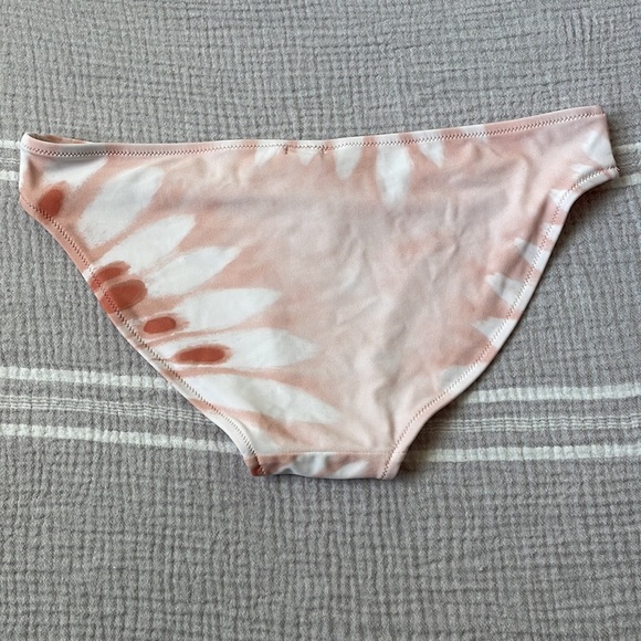 Aerie Bikini Tops in SMALL & an Aerie Bikini Bottom in MEDIUM - Picture 14 of 15